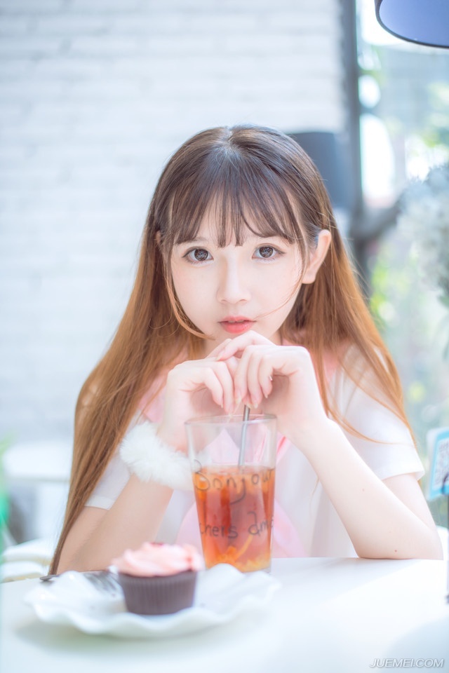 “其实本可以用船只运粮的，若以船队运粮，逆江而上，我军的后勤供应至少在打到江州之前，可保无忧。”马良叹了口气，苦笑道。